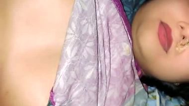 Boob pressing desi wife in viral xxx sex with husband