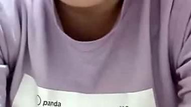 Big ass MILF sister naked after striptease viral MMS