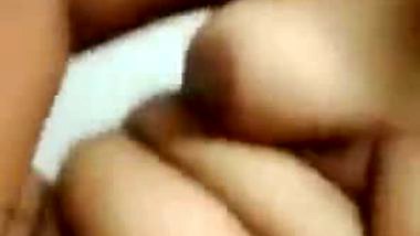 Tamil Slut Bhabhi Masturebating in Bathroom