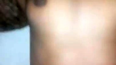 Amateur Tamil Bhabhi Nude MMS