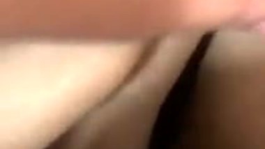 Naked girl shows her pussy in the Indian sex video – Part 2